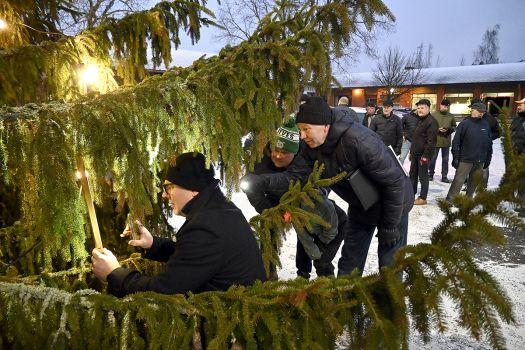 Aattoaamuna tasan aste pakkasta Aattoaamuna tasan aste pakkasta