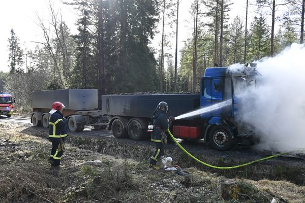 Kuorma-auto paloi Vanttilassa